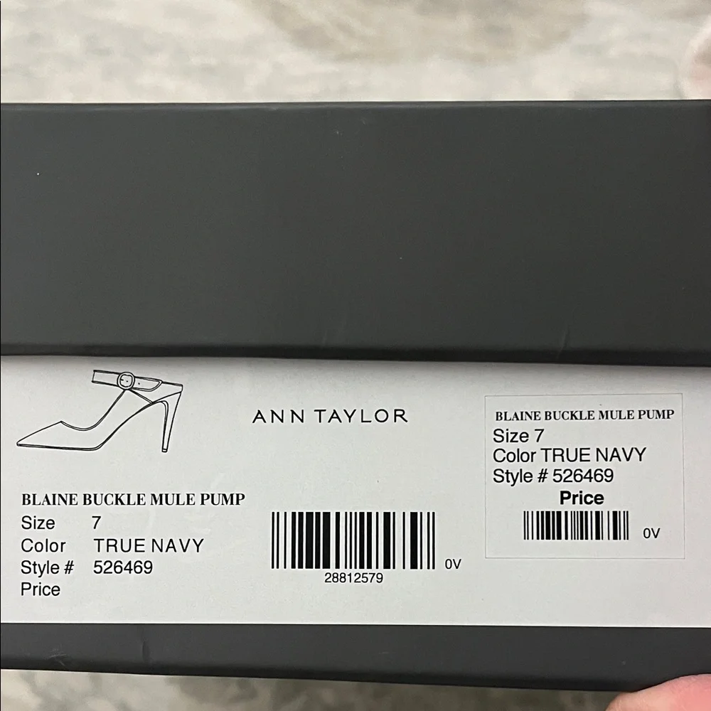 NIB Ann Taylor Blaine Buckle Mule Pumps in True Navy Size 7 - Picture 2 of 5